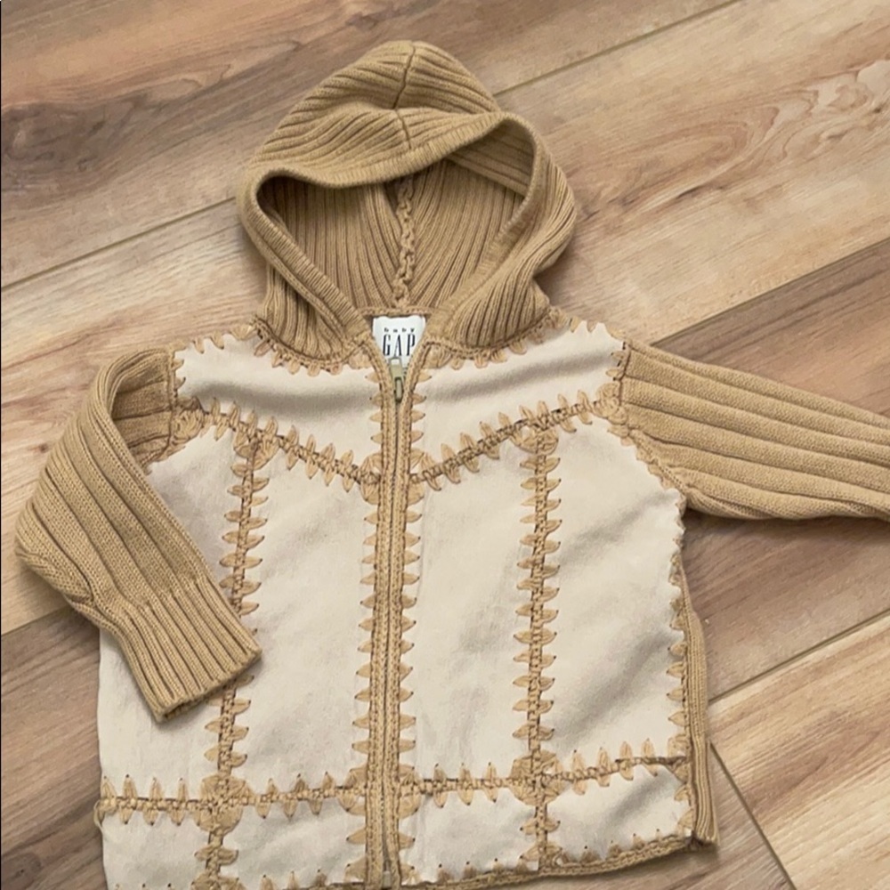 EUC Baby Gap hooded sweater with faux suede detail​​​​​​​​​​​​​​​